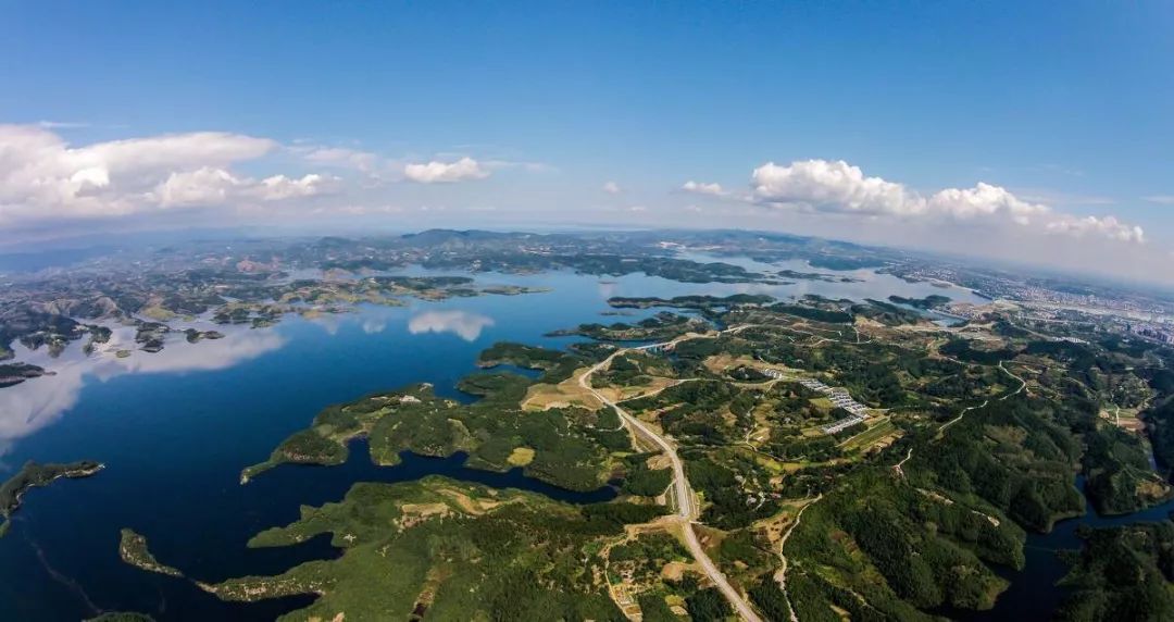 湖北，充满爱的热土