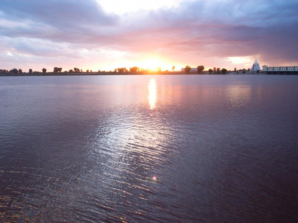 草原之都巴彦淖尔的繁荣与发展